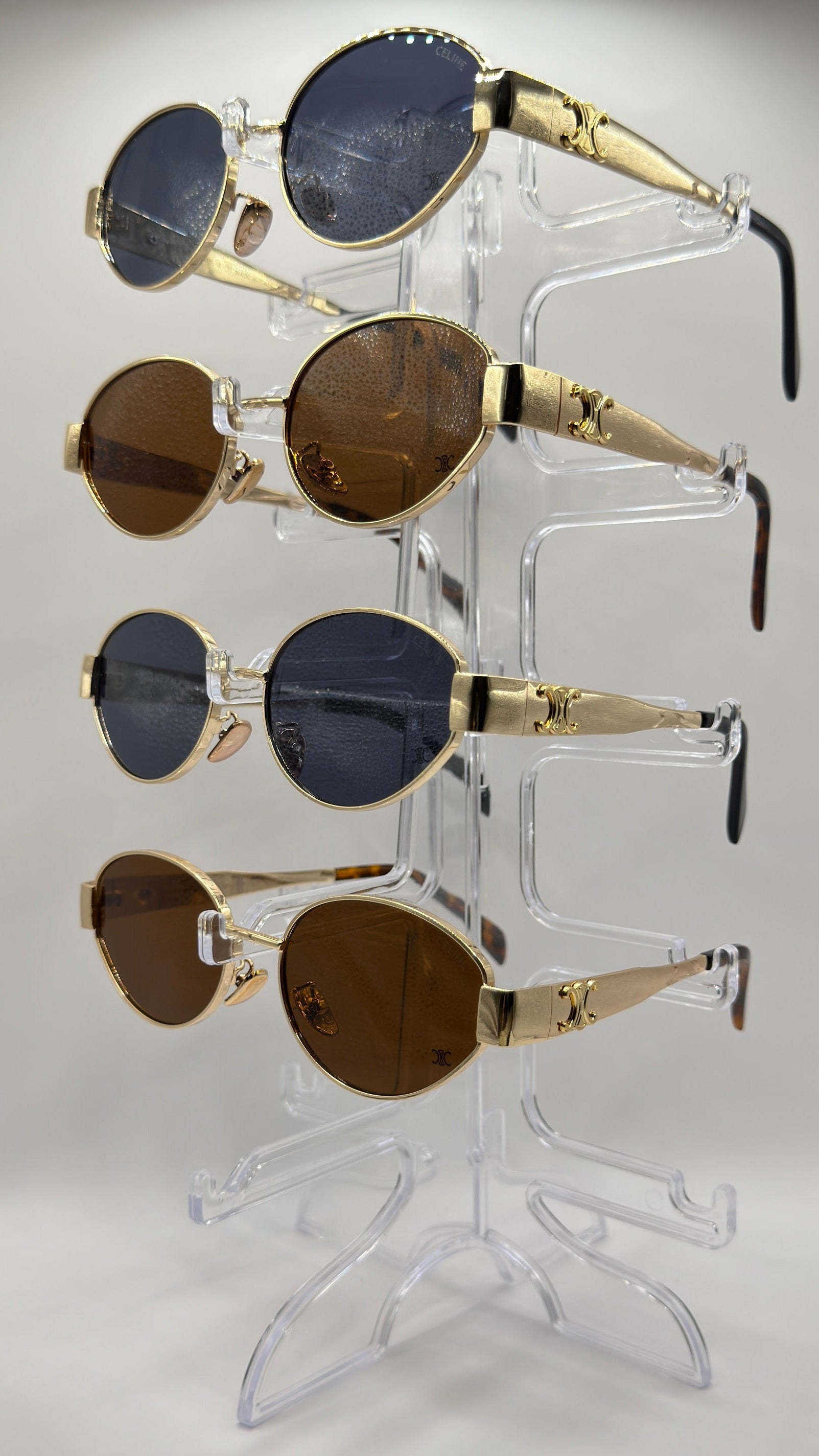 Élégance Dorée : Le Chic a la Francaise.