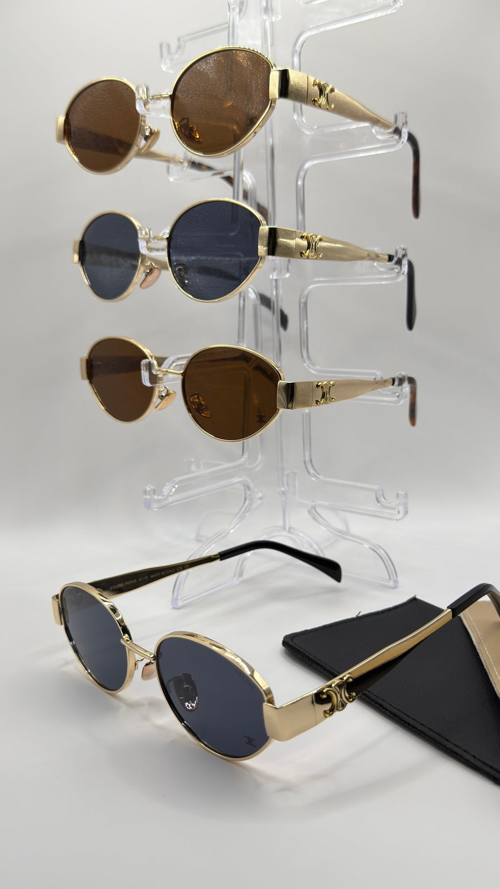 Élégance Dorée : Le Chic a la Francaise.