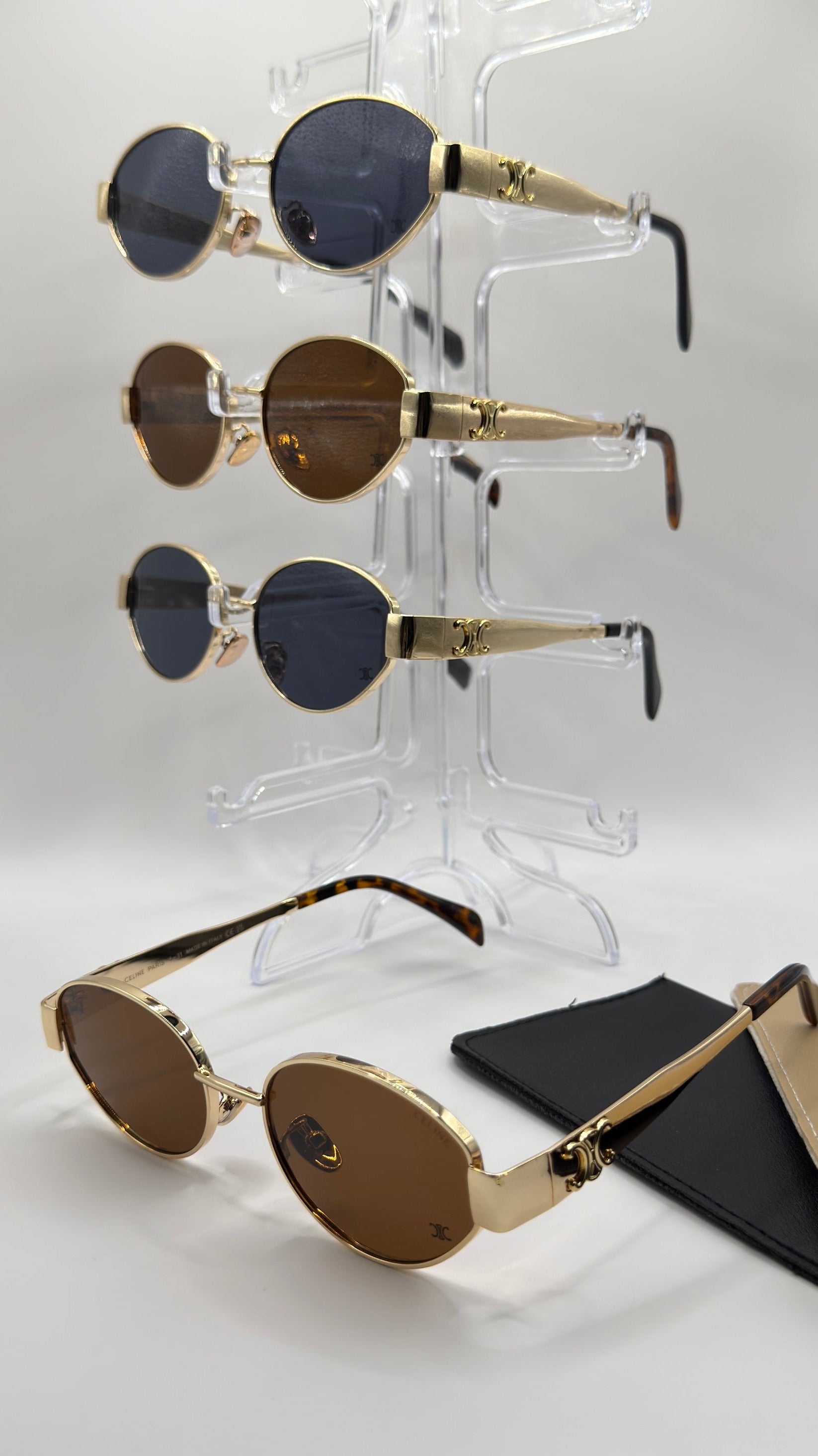 Élégance Dorée : Le Chic a la Francaise.