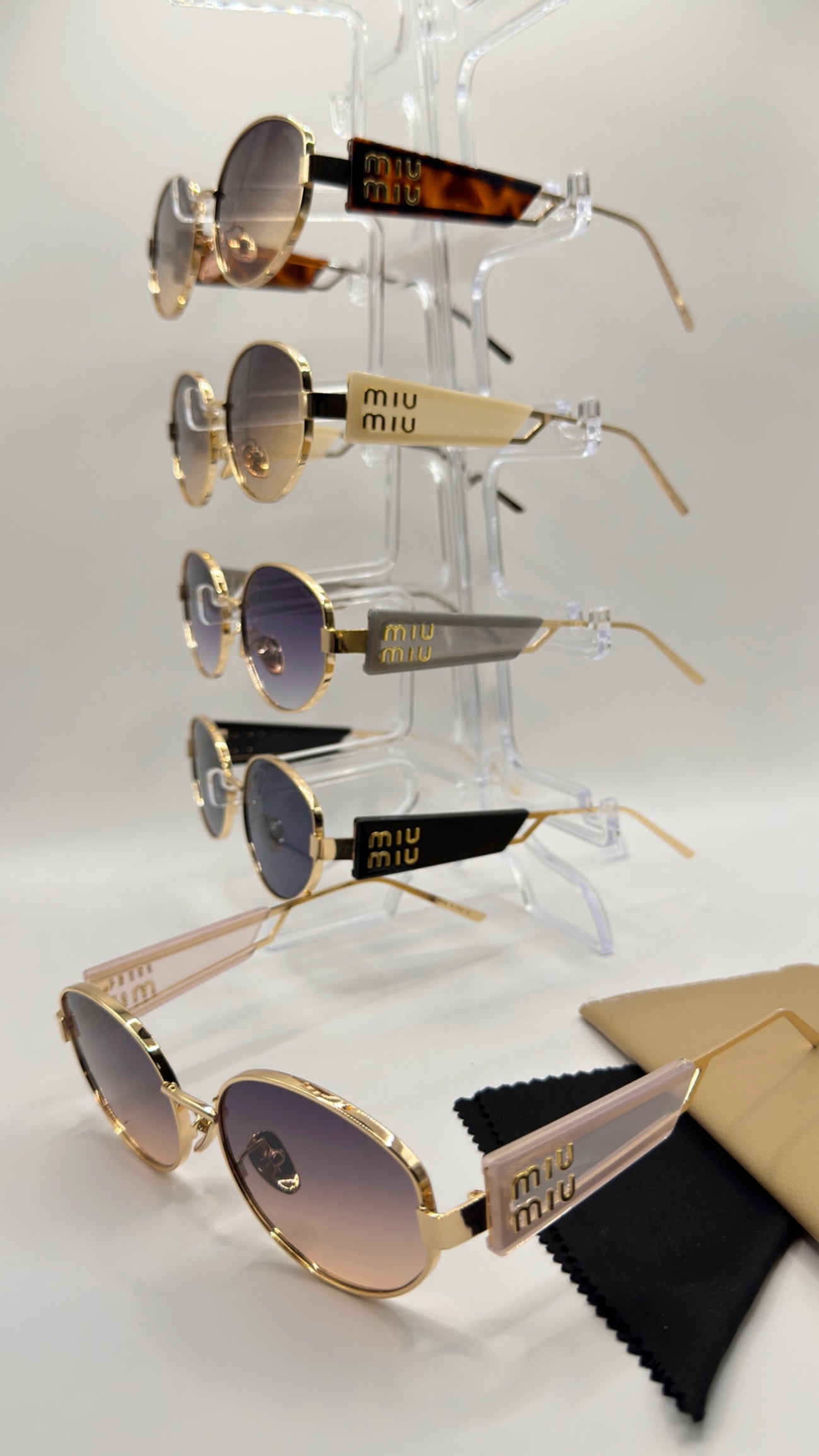 L Élegance Signature : Miu Miu Oval